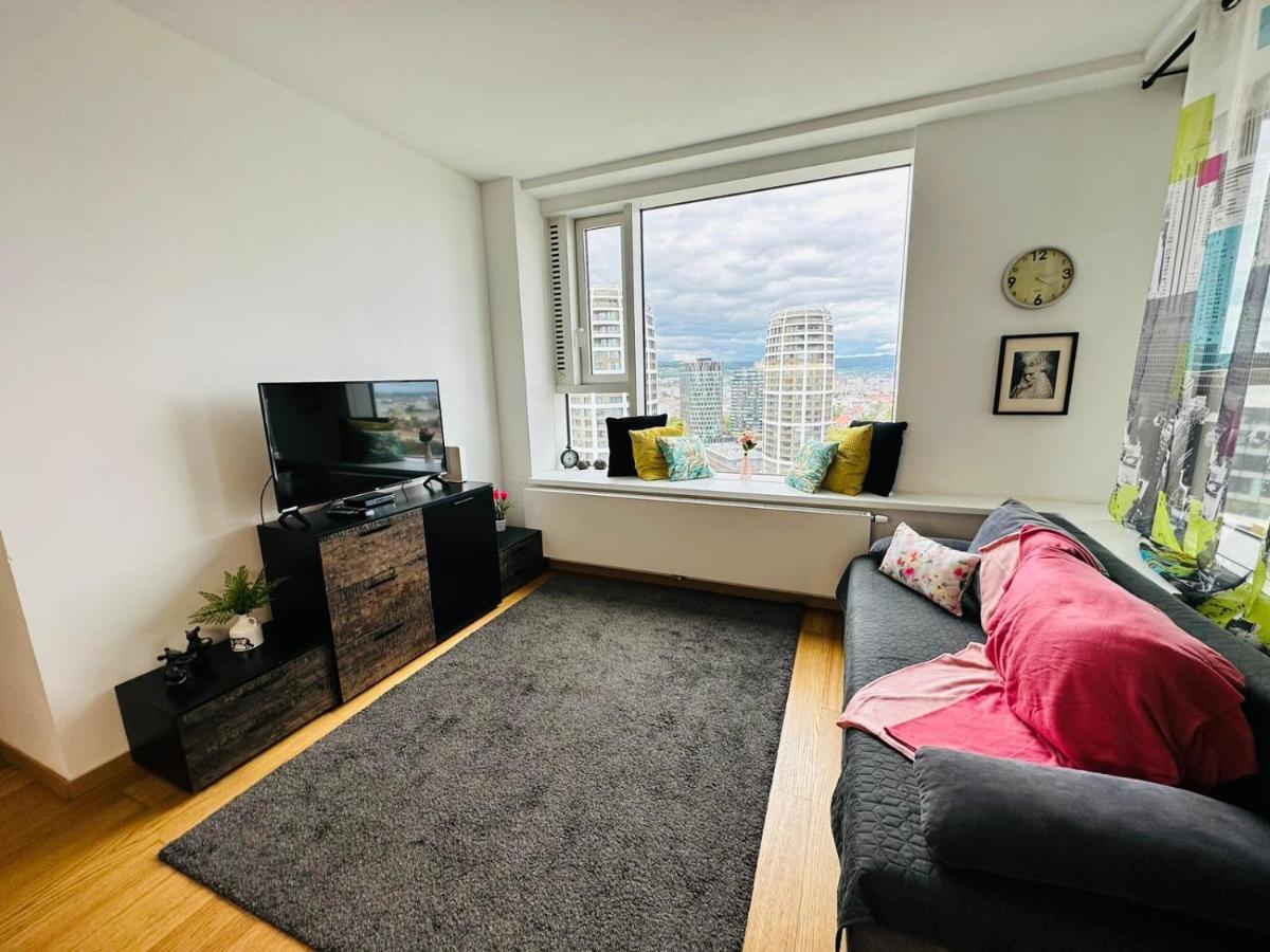 Apartments In Panorama City On 25Th Floor - Amazing View Close To Old Town Bratislava Buitenkant foto